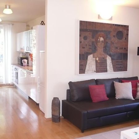 Apartment Kosatcova Прага Екстериор снимка