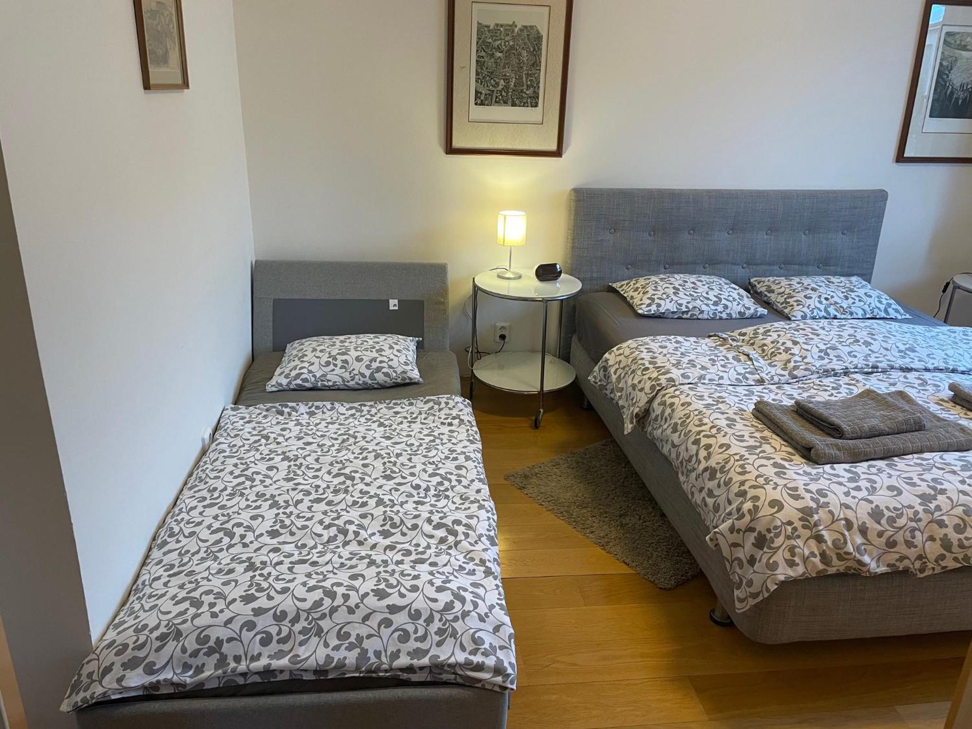 Apartment Kosatcova Прага Екстериор снимка