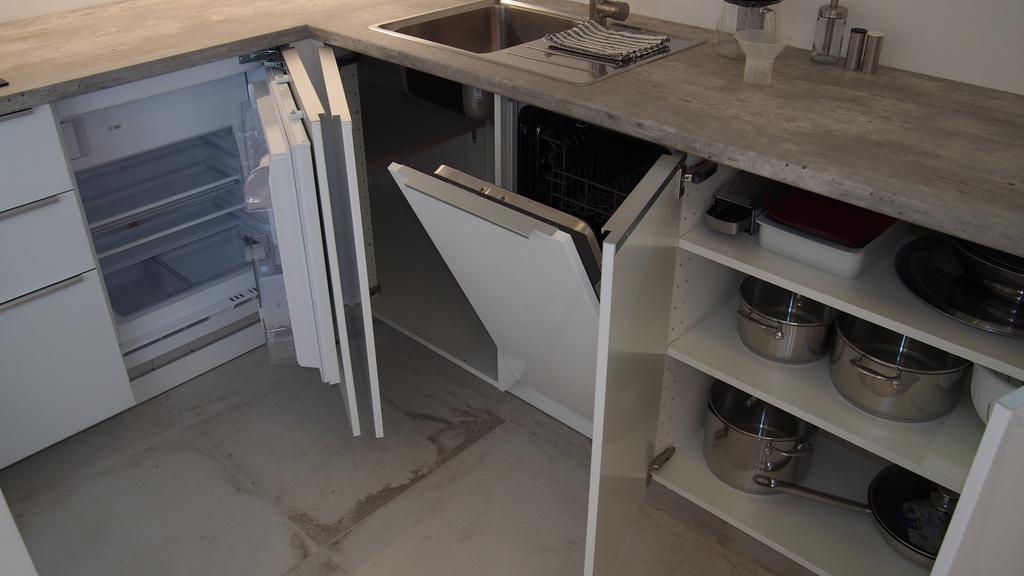 Apartment Kosatcova Прага Екстериор снимка