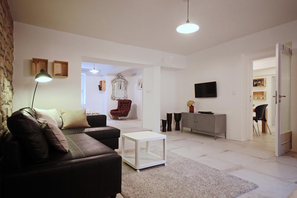 Apartment Kosatcova Прага Екстериор снимка