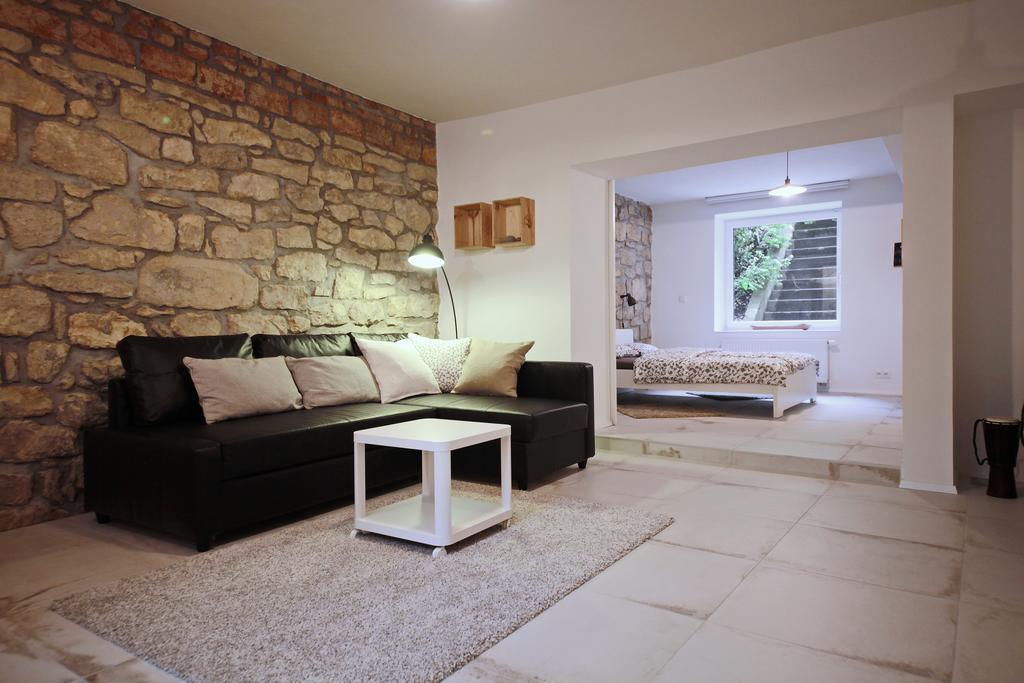 Apartment Kosatcova Прага Екстериор снимка