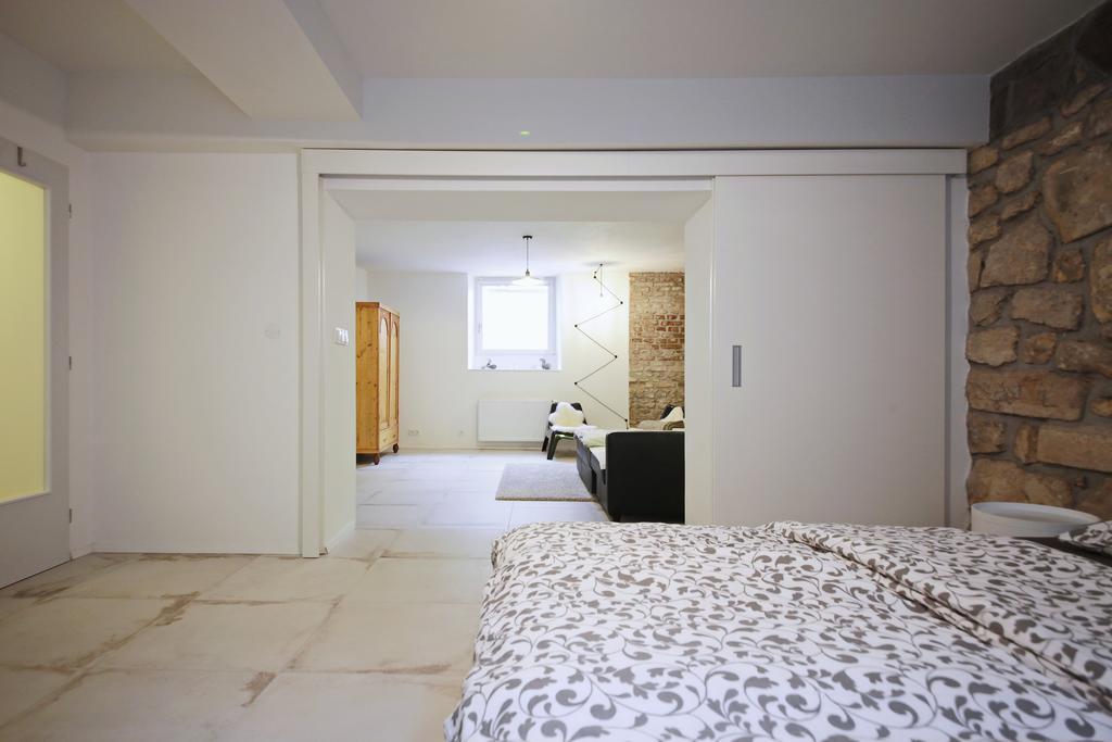 Apartment Kosatcova Прага Екстериор снимка